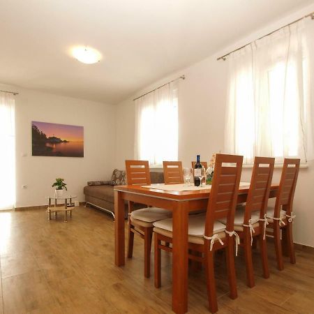 4 Stars Apartments-Pikula Fažana Buitenkant foto