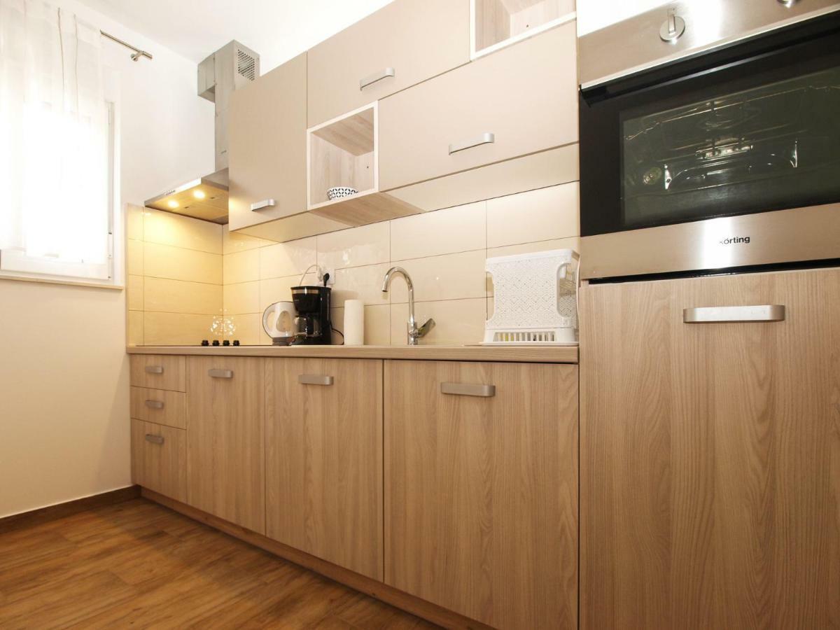 4 Stars Apartments-Pikula Fažana Buitenkant foto
