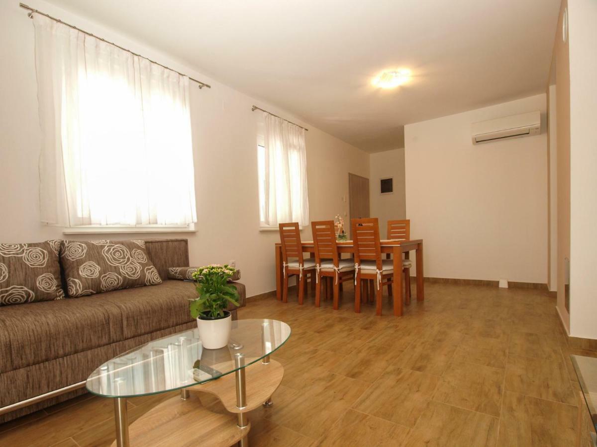4 Stars Apartments-Pikula Fažana Buitenkant foto
