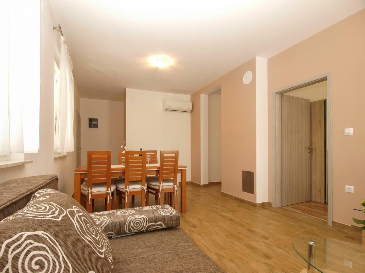 4 Stars Apartments-Pikula Fažana Buitenkant foto