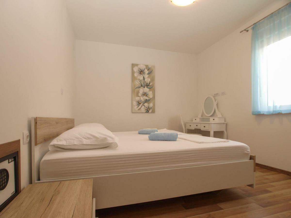 4 Stars Apartments-Pikula Fažana Buitenkant foto