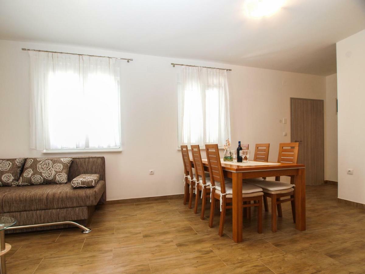 4 Stars Apartments-Pikula Fažana Buitenkant foto