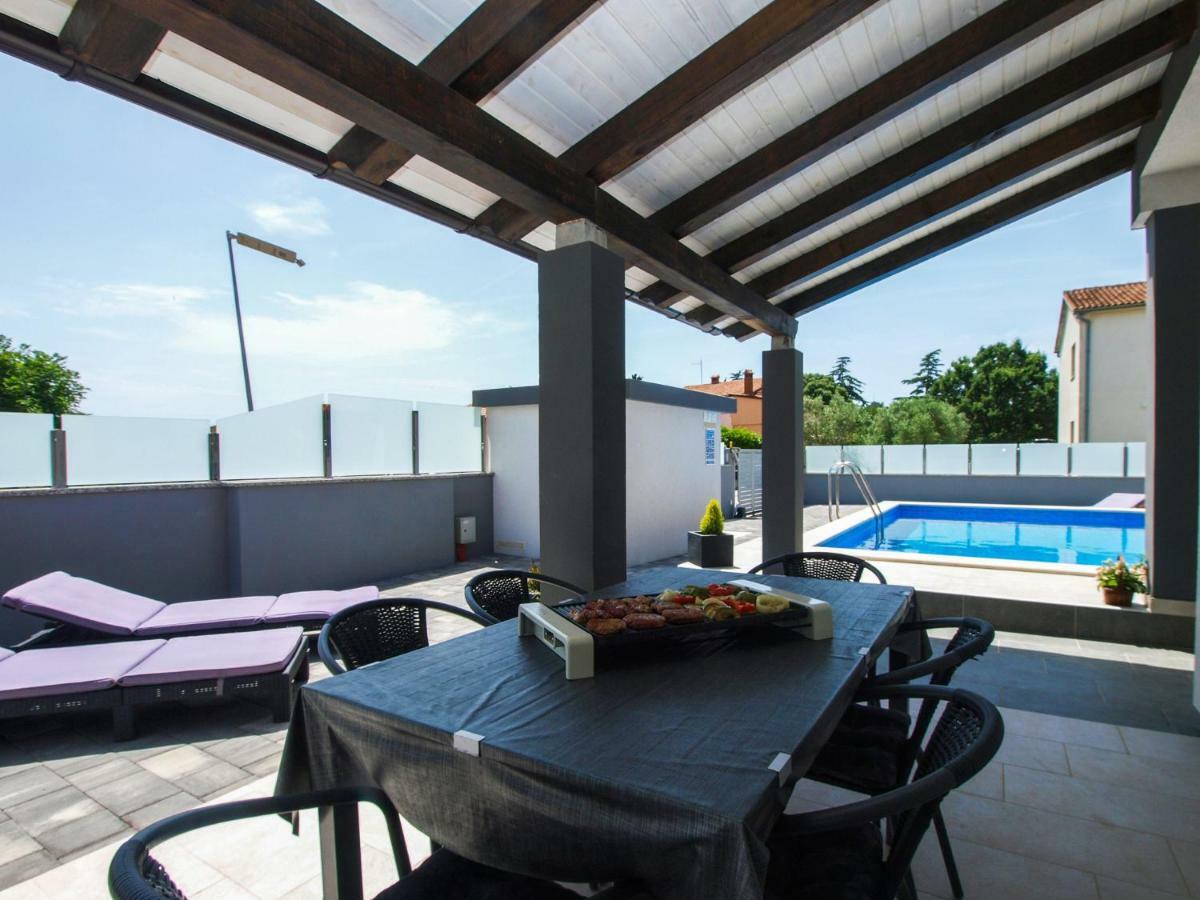 4 Stars Apartments-Pikula Fažana Buitenkant foto