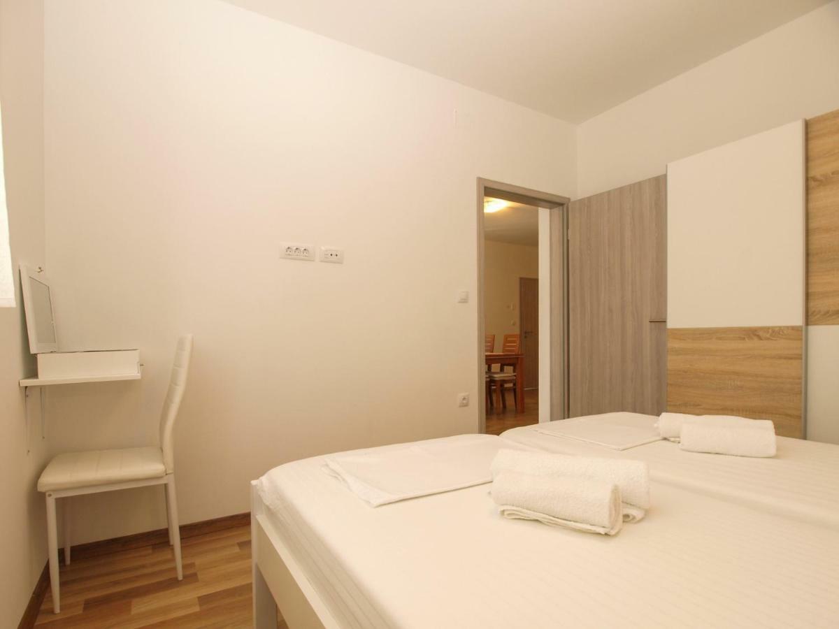 4 Stars Apartments-Pikula Fažana Buitenkant foto