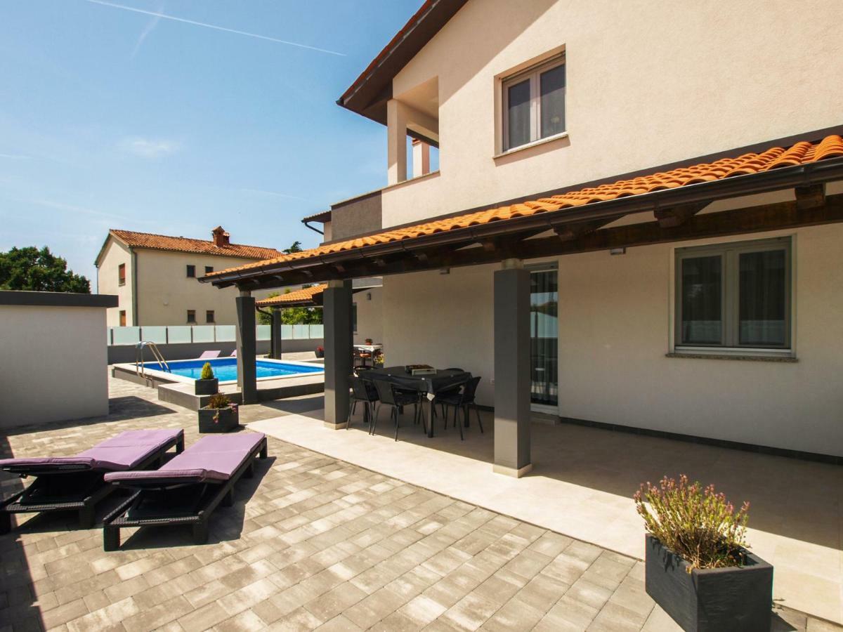 4 Stars Apartments-Pikula Fažana Buitenkant foto