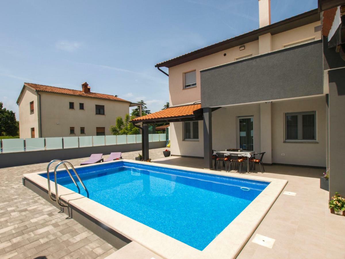 4 Stars Apartments-Pikula Fažana Buitenkant foto
