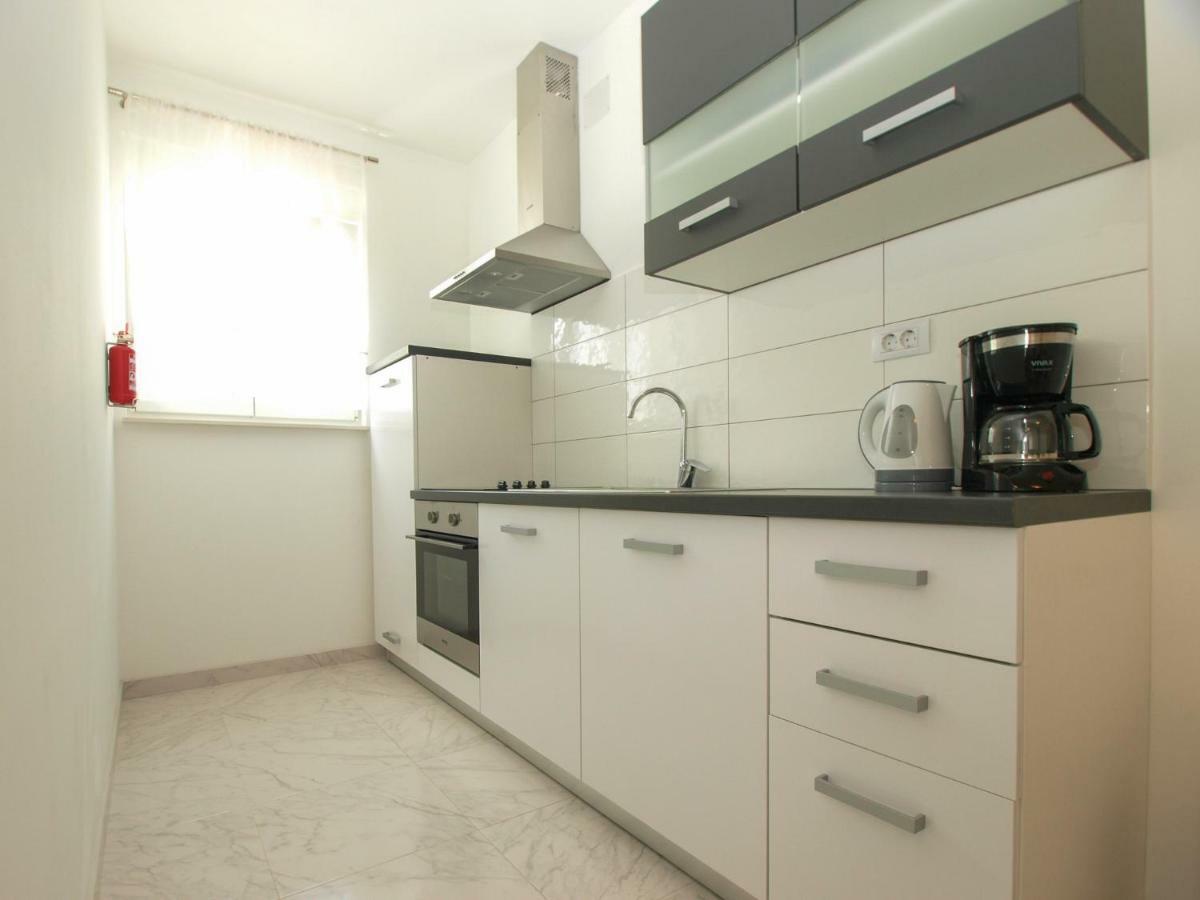 4 Stars Apartments-Pikula Fažana Buitenkant foto