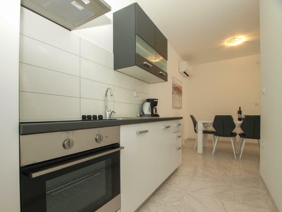 4 Stars Apartments-Pikula Fažana Buitenkant foto