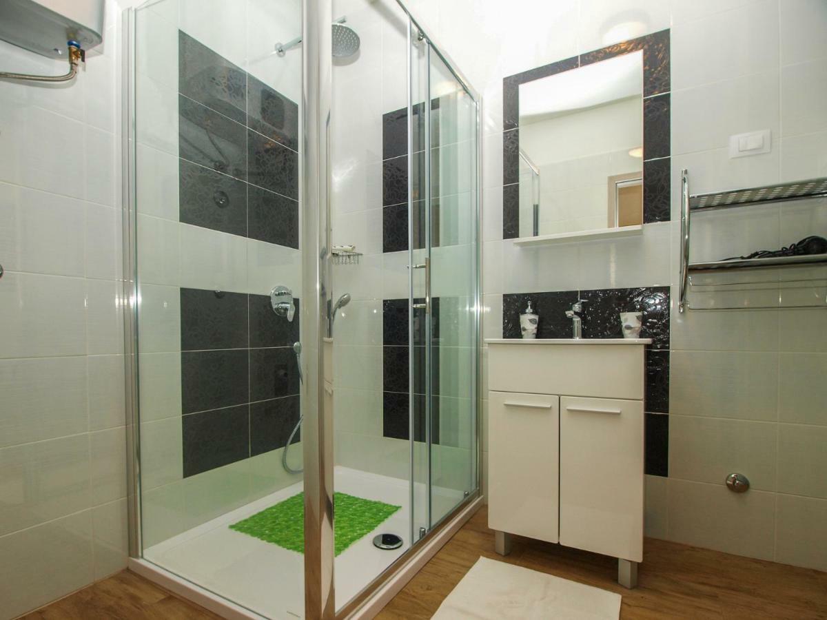 4 Stars Apartments-Pikula Fažana Buitenkant foto
