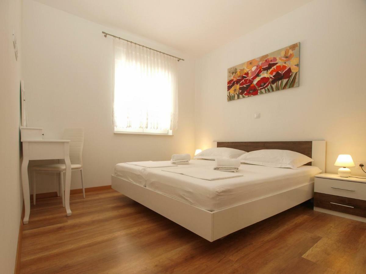 4 Stars Apartments-Pikula Fažana Buitenkant foto