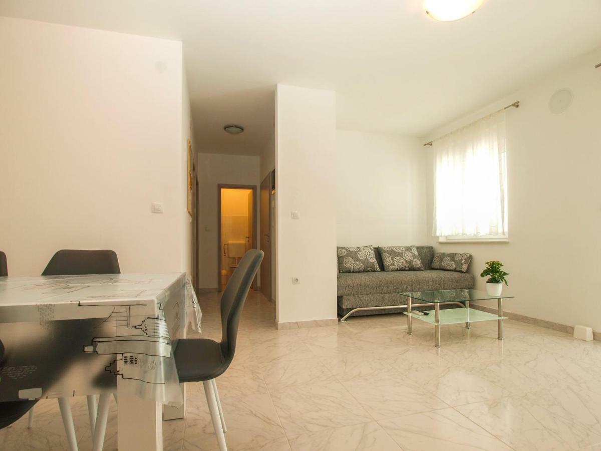 4 Stars Apartments-Pikula Fažana Buitenkant foto