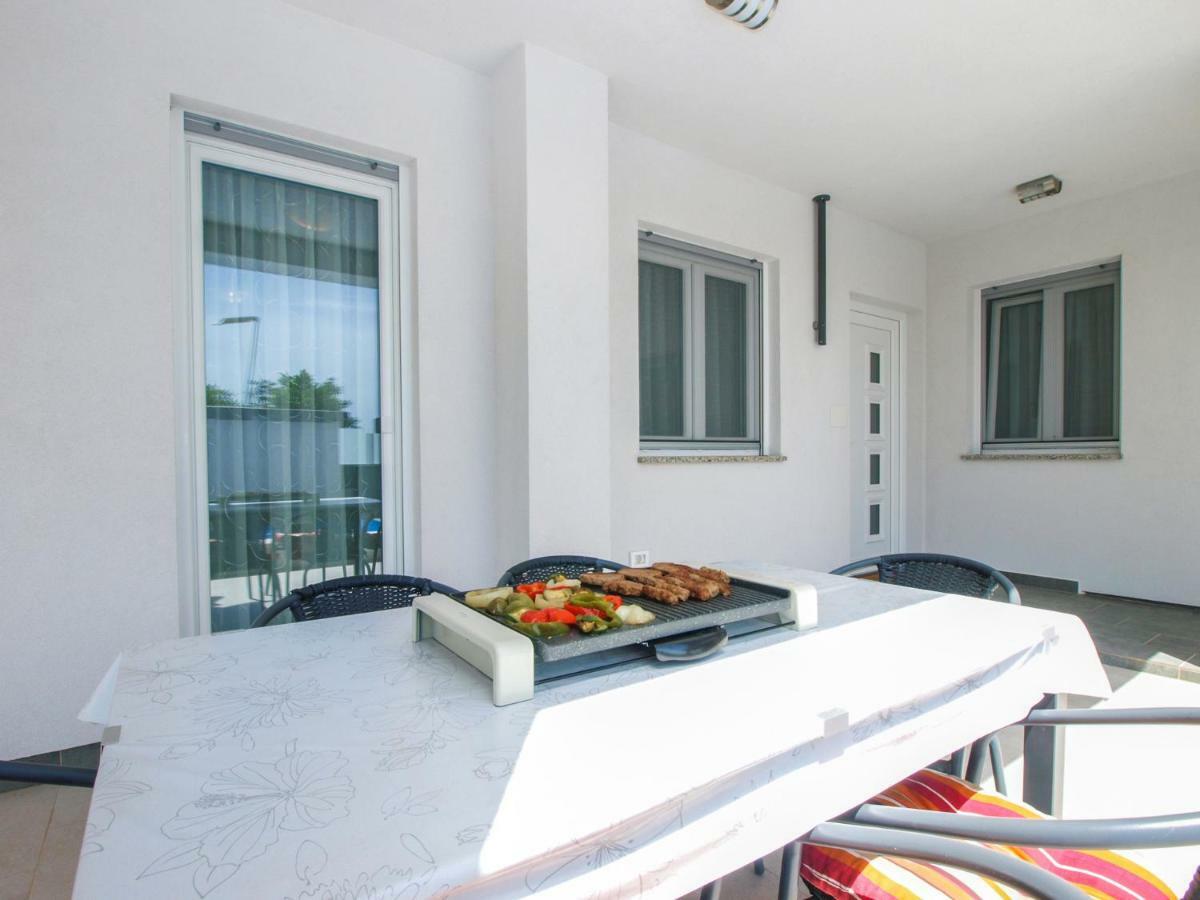 4 Stars Apartments-Pikula Fažana Buitenkant foto