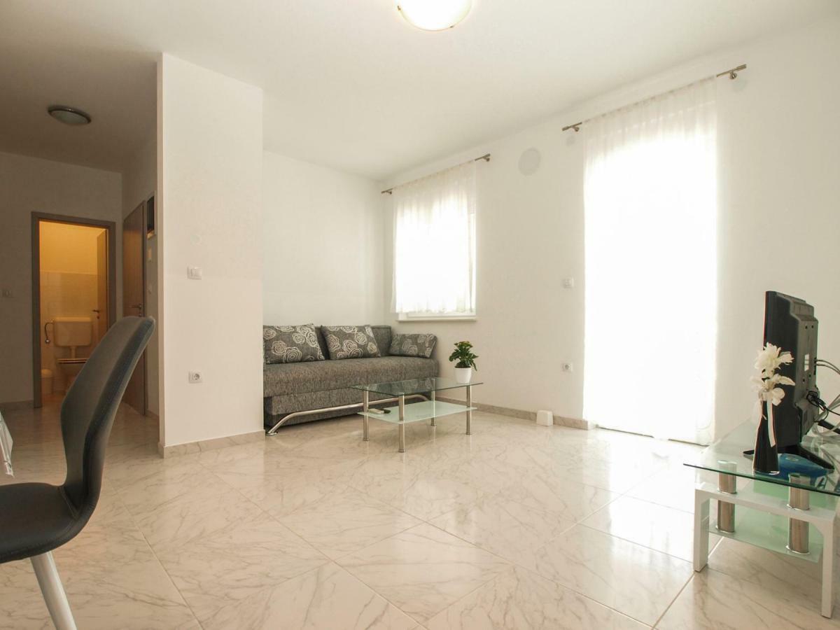 4 Stars Apartments-Pikula Fažana Buitenkant foto