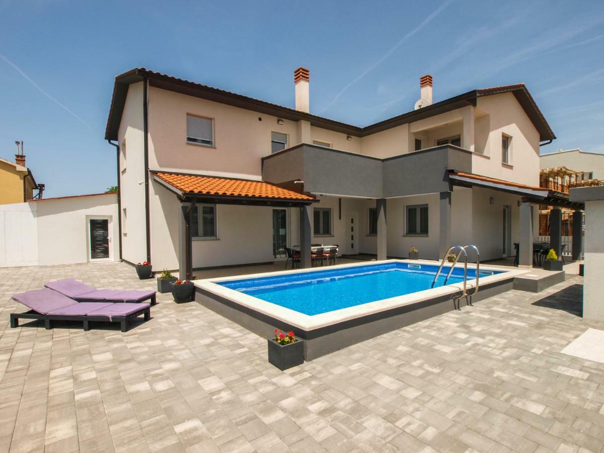 4 Stars Apartments-Pikula Fažana Buitenkant foto