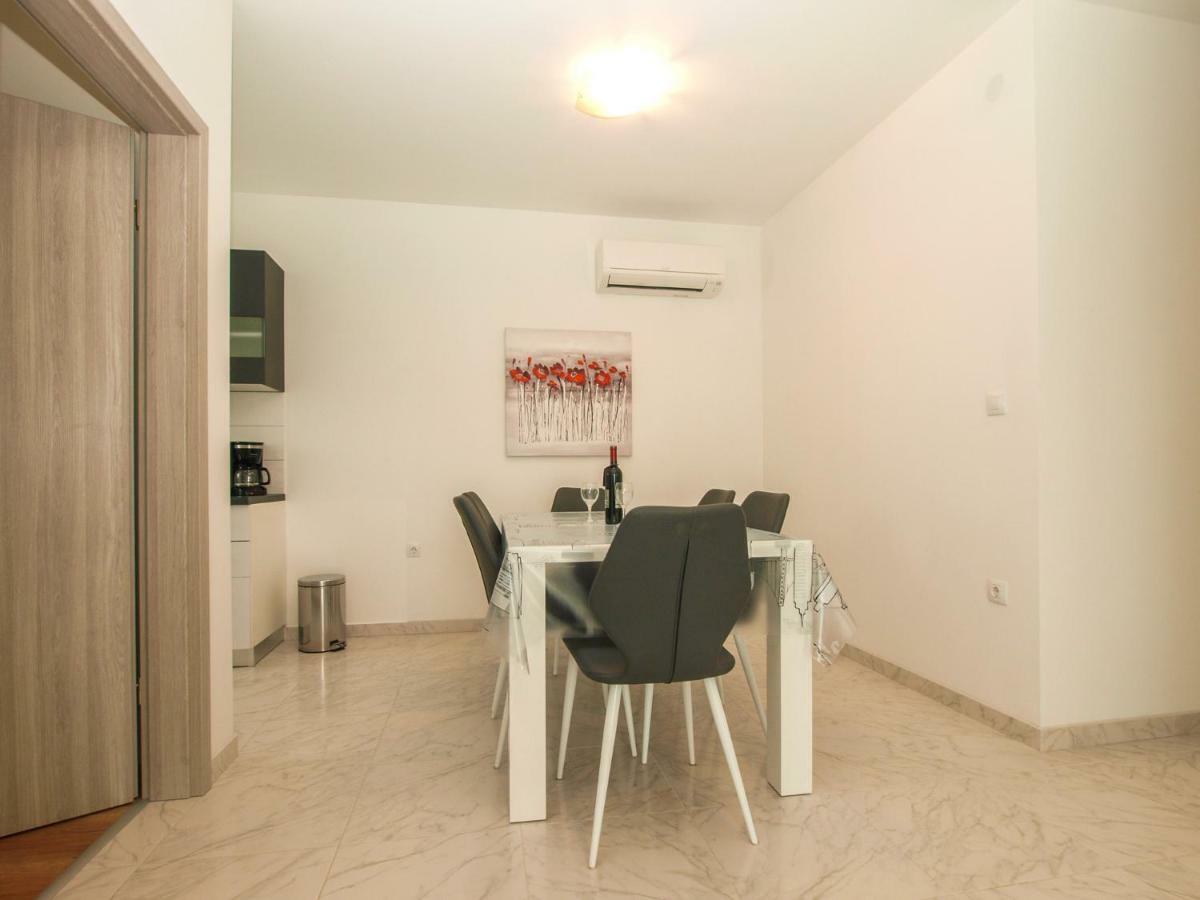 4 Stars Apartments-Pikula Fažana Buitenkant foto