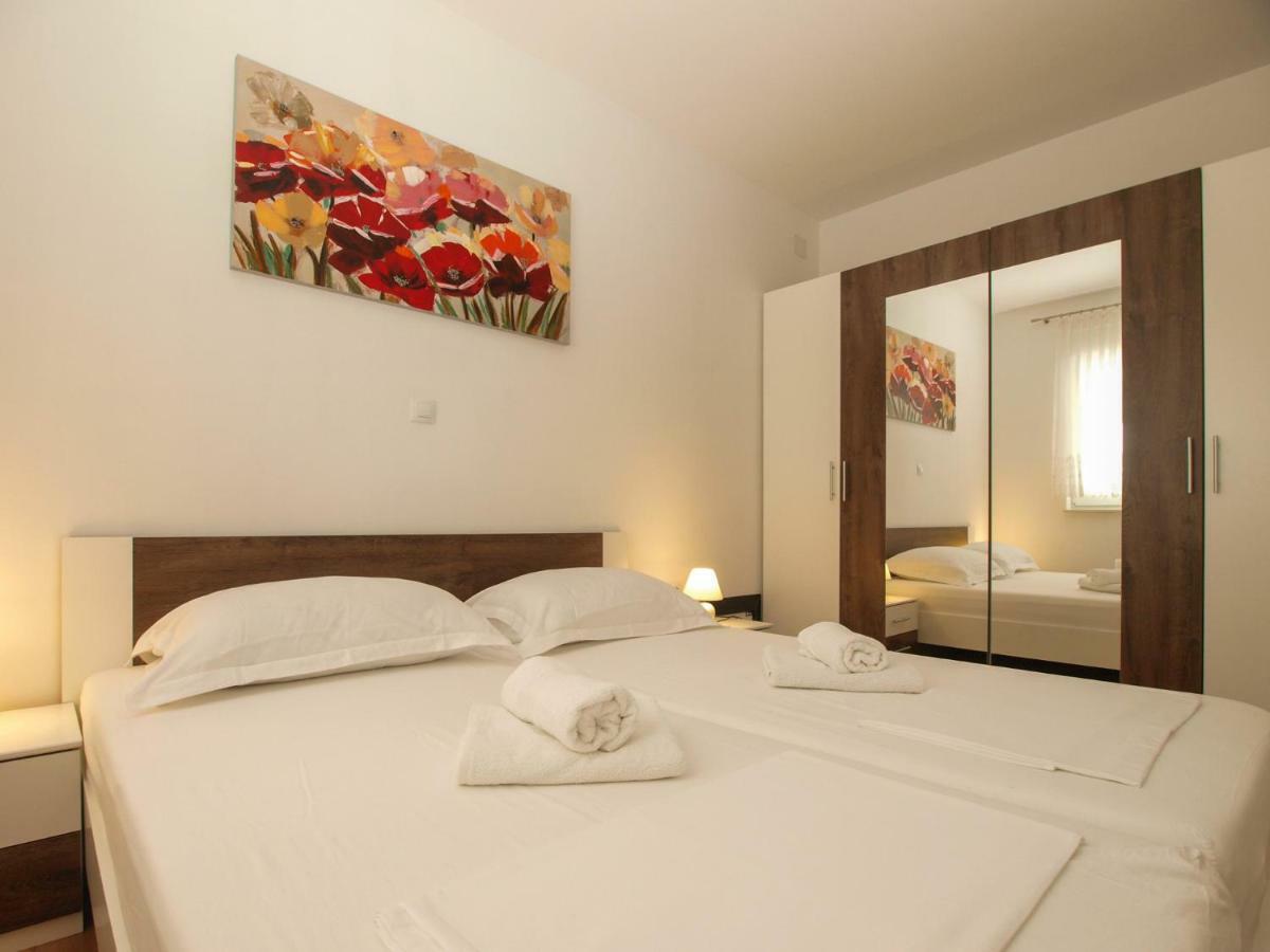 4 Stars Apartments-Pikula Fažana Buitenkant foto