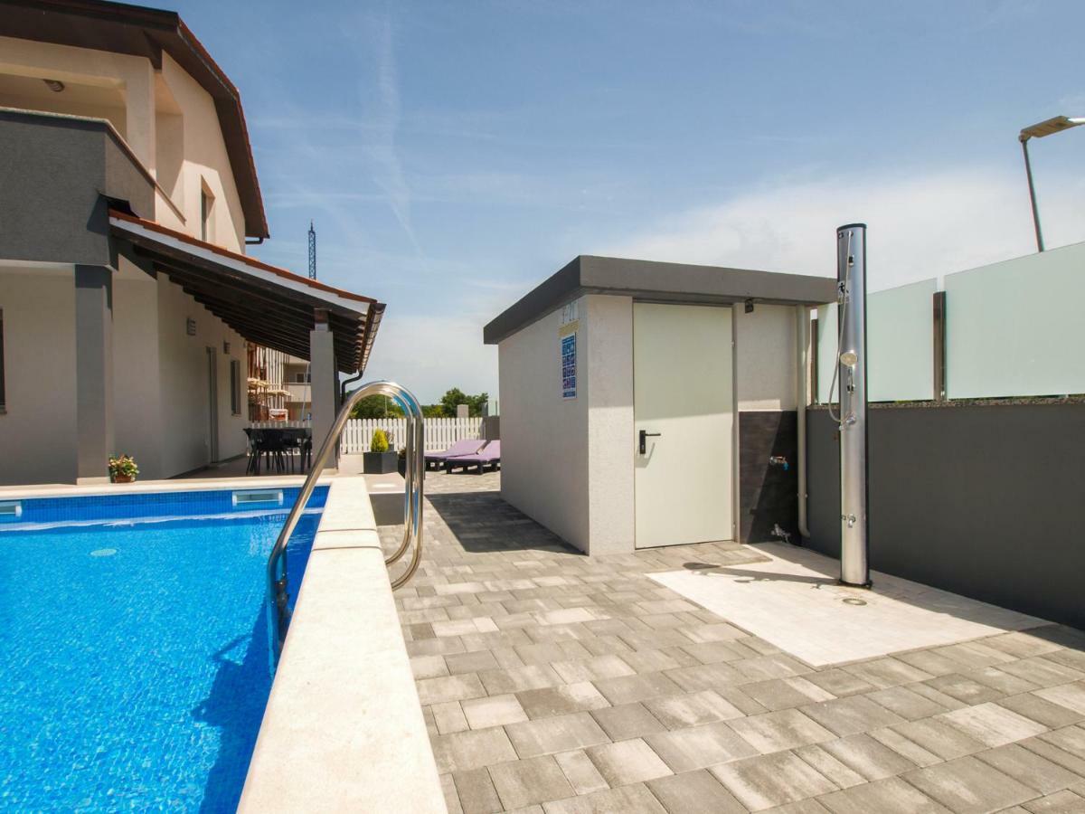 4 Stars Apartments-Pikula Fažana Buitenkant foto