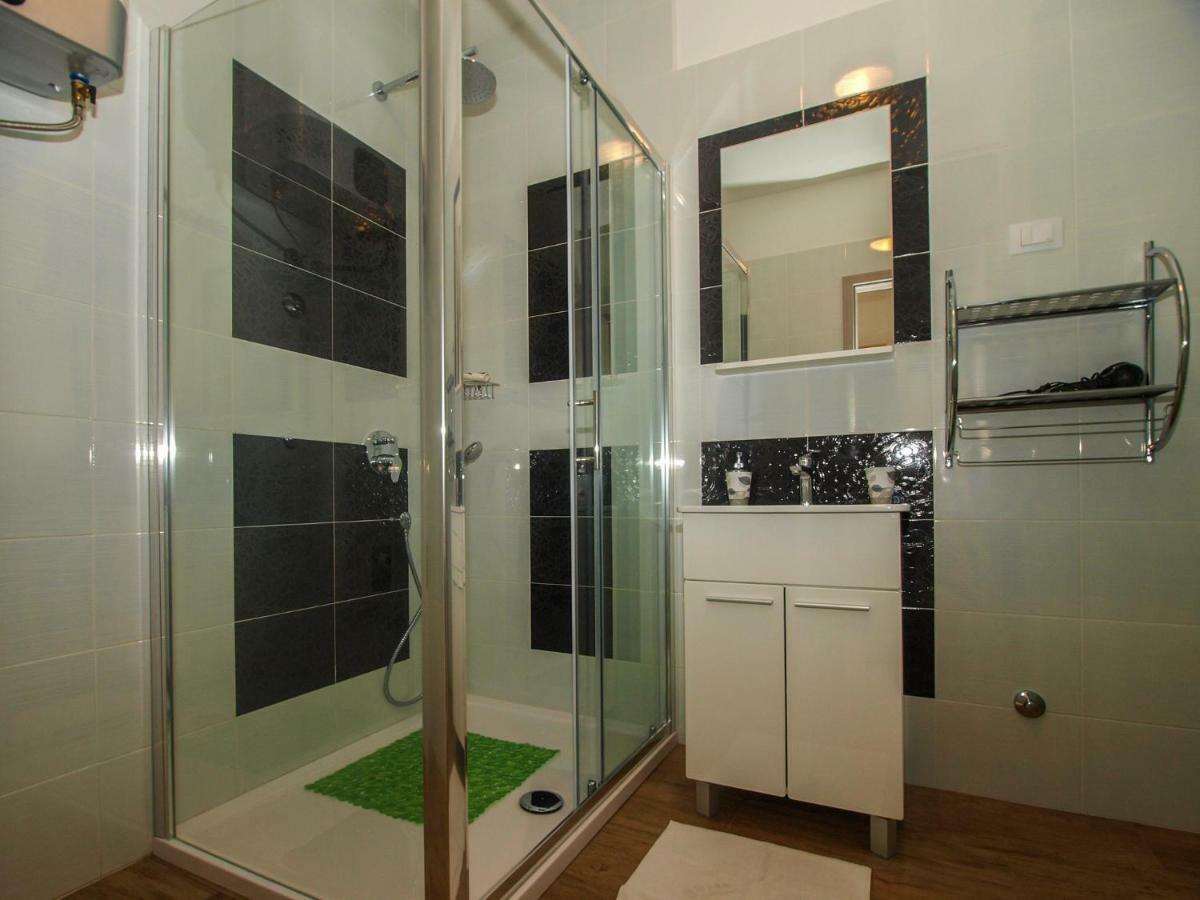 4 Stars Apartments-Pikula Fažana Buitenkant foto