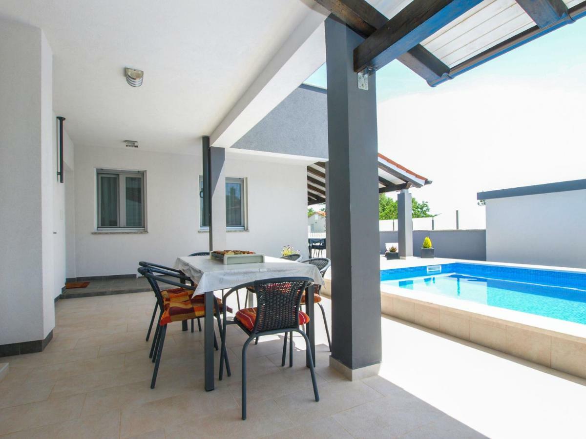 4 Stars Apartments-Pikula Fažana Buitenkant foto